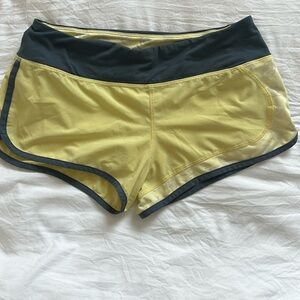 Rabbit catch me if you can running shorts - med